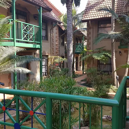 Court Classique Suite Hotel-2